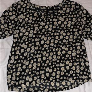 black and white flower top